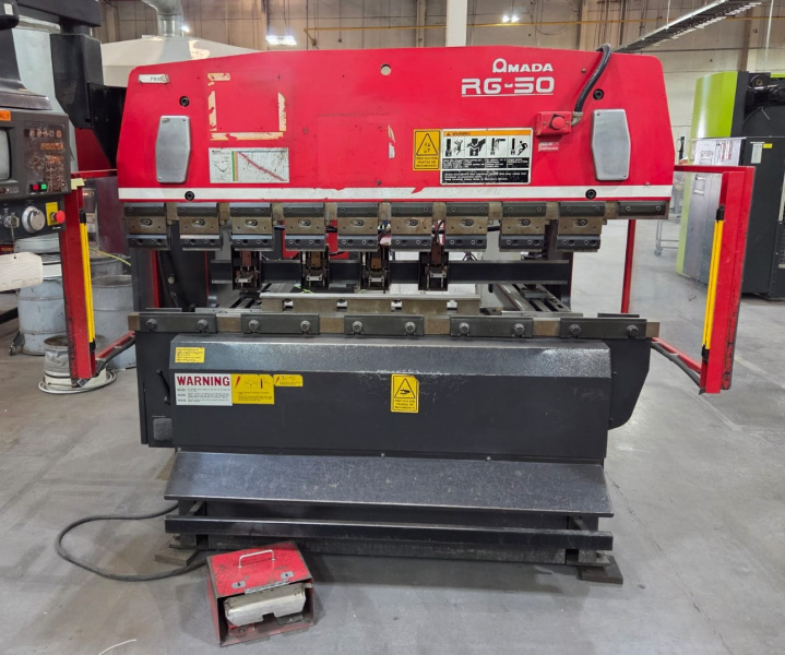 PRESS BRAKE 50 TONELADAS AMADA