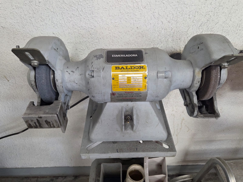 ESMERILADORA 1/2 HP