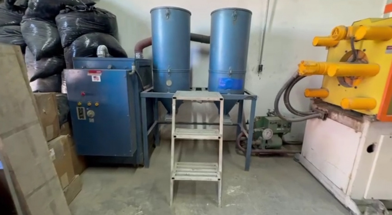 SECADOR DE PLASTICO INYECTORA TOYO