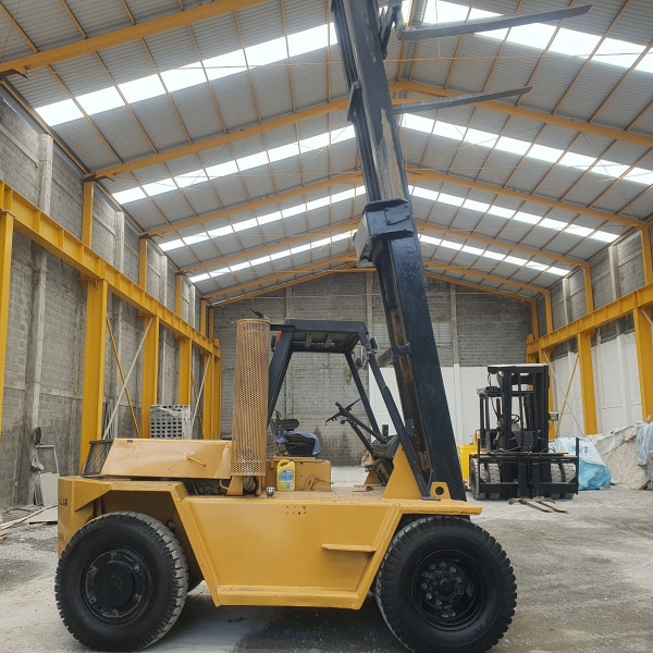 MONTACARGAS CATERPILLAR 9000 KGS