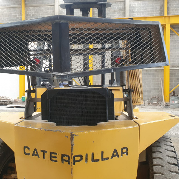 MONTACARGAS CATERPILLAR 9000 KGS