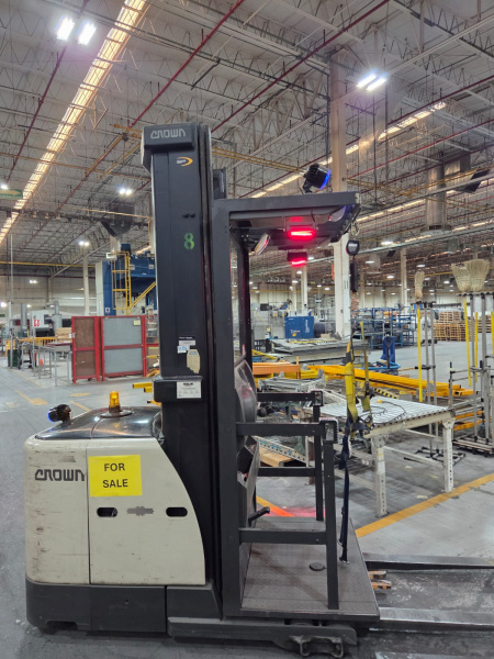 MONTACARGAS ELECTRICO CROWN 3000 LBS