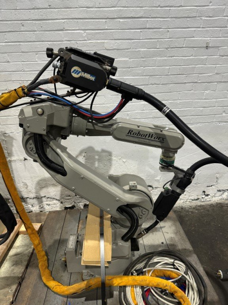 ROBOT DE SOLDADURA MILLER