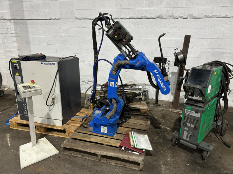CELDA DE ROBOT DE SOLDADURA YASKAWA MOTOMAN